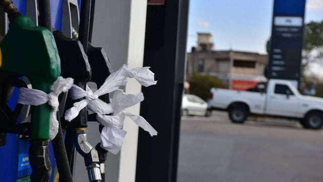 Este sábado continuaba el faltante de combustible en varias estaciones de servicios de Córdoba. (José Hernández / La Voz)