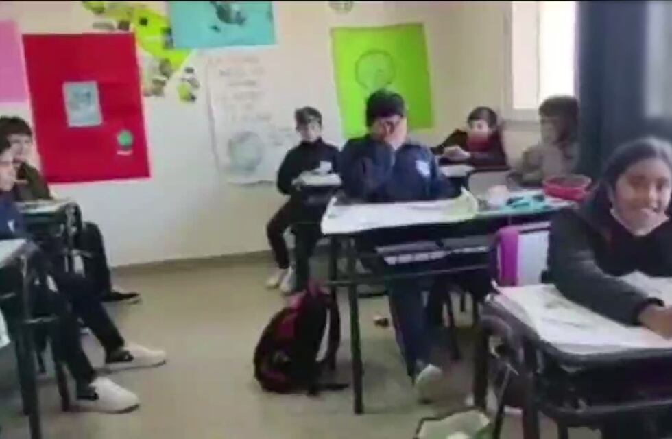 Interior de Córdoba: le dedicó un recitado a su maestra que se jubila y rompió en llanto