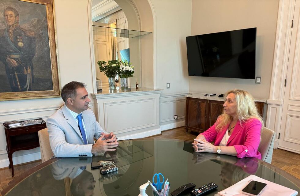 El intendente de Gualeguaychú Mauricio Davico se reunió con Karina Milei