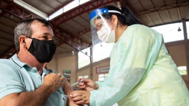 La provincia recibió ayer  21.600 vacunas Sinopharm multidosis (2 dosis por frasco)