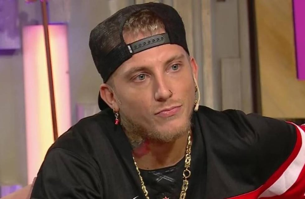 El Polaco publicó una foto tras su operación y un detalle le jugó una mala pasada