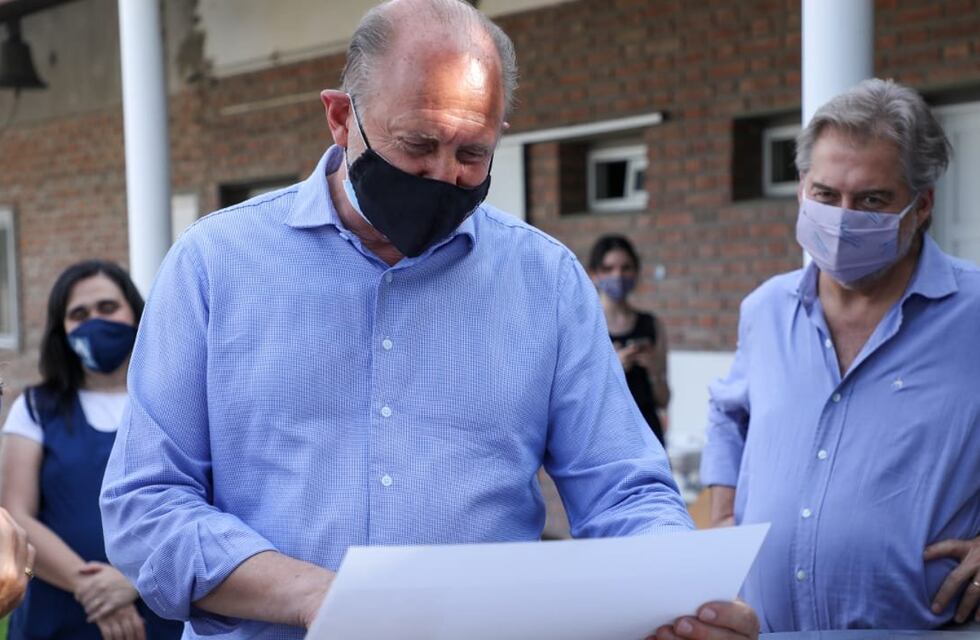 Omar Perotti canceló su agenda por la muerte de la madre de Roberto Mirabella