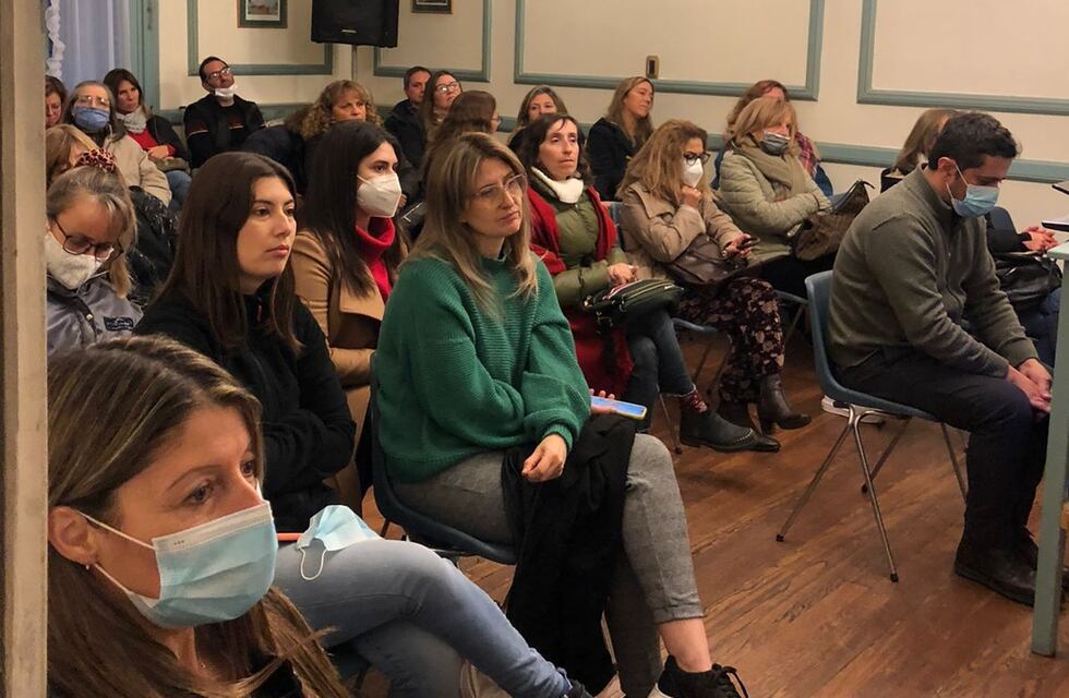 Exitosa charla sobre decoración sustentable en la Sociedad Francesa