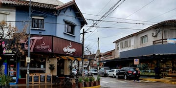 Robaron una cafetería en La Falda y escaparon con $300.000