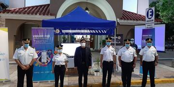 .Inauguración de un Stand informativo de la policía en la Iglesia “Nuestra Señora del Carmen” de Carlos Paz.