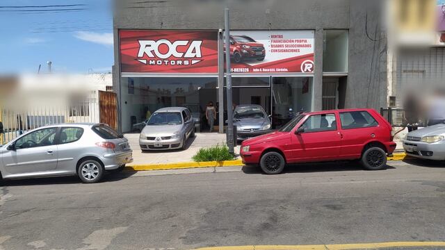 Asaltaron a una concesionaria de autos y redujeron a sus 11 empleados.