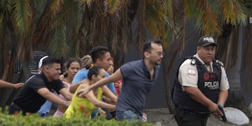 El país ha registrado una secuencia de ataques violentos desde que el gobierno decretara el estado de excepción el lunes 8 de enero, tras la fuga de un peligroso cabecilla de una banda criminal.