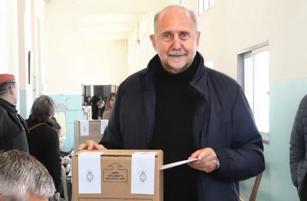 Elecciones 2023: Omar Perotti votó en Rafaela y dijo que Argentina “requiere grandeza política”
