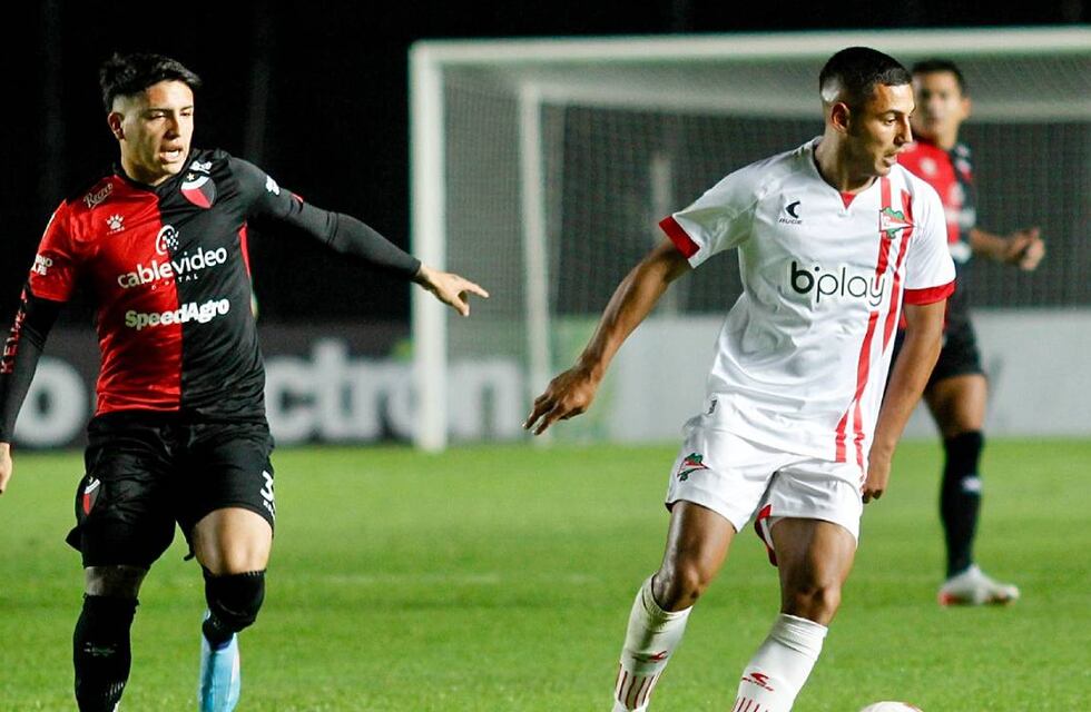 Colón de Santa Fe se quedó sin cantar victoria en la última pelota