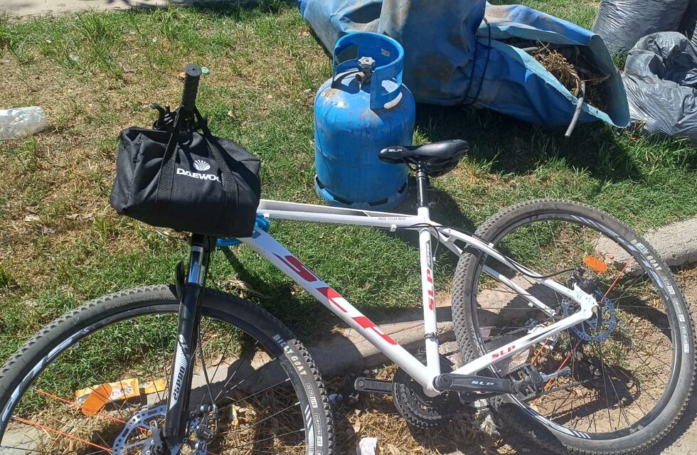 Lo atraparon con una garrafa y varias herramientas