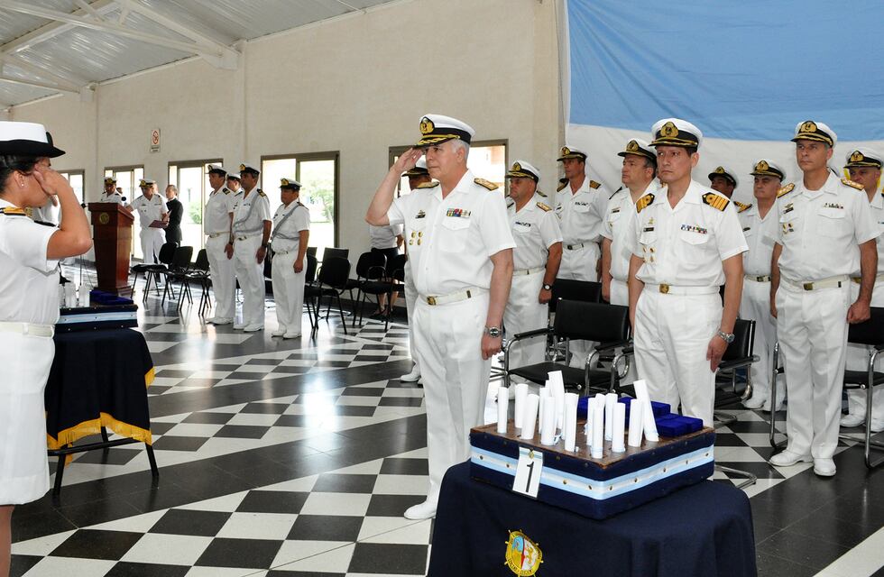 Ceremonia de despedida a suboficiales que pasan a situación de retiro