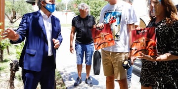 Marley, Lizzy Tagliani y toda la producción de "Por el Mundo en Casa" están de visita en Mendoza para mostrar y promocionar el destino de cara a la temporada de verano. Foto: Municipalidad de Maipú.