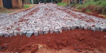 Realizan obras de empedrado en Eldorado.