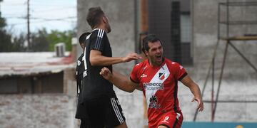 El Facha Facundo Castelli, ahora delantero de Maipú, espera a Instituto (La Voz).