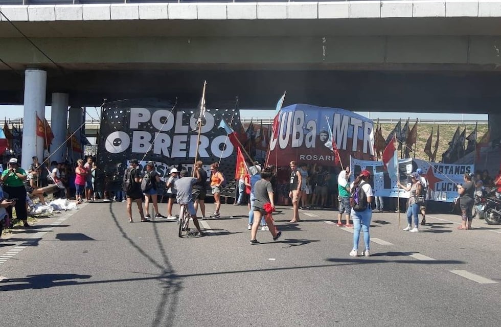 Cortes de tránsito en Rosario: una protesta con tres piquetes recarga Circunvalación