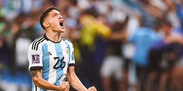 Los dos campeones del mundo que eligió para saludar el 20 de julio.