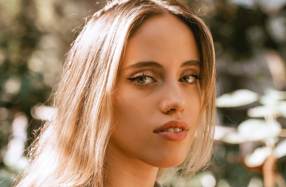Denisse de Gran Hermano enamoró a sus fans con un corset de cuero color vino