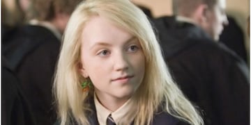 La actriz Evanna Lynch actuando en la película Harry Potter.