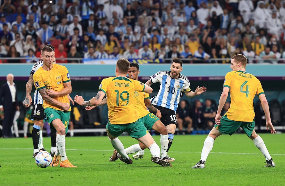 Lionel Messi la metió ante Australia y abrió el camino a cuartos de final