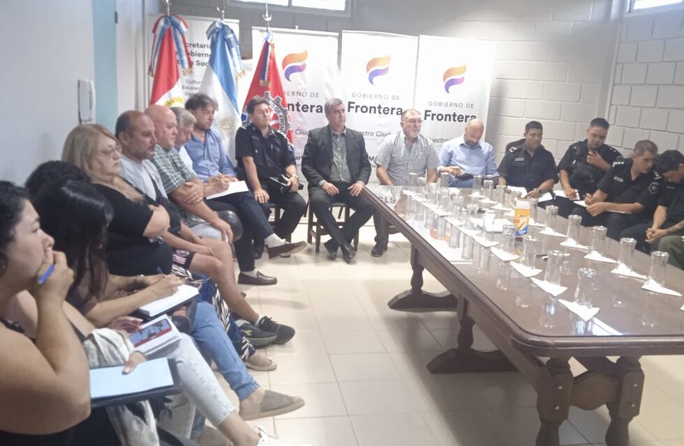 El Fiscal Regional de Rafaela se reunió con el intendente y vecinos en Frontera