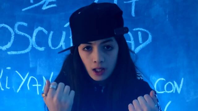 La adolescente rosarina estrenó "Fantasmas de la oscuridad" hace menos de un mes.