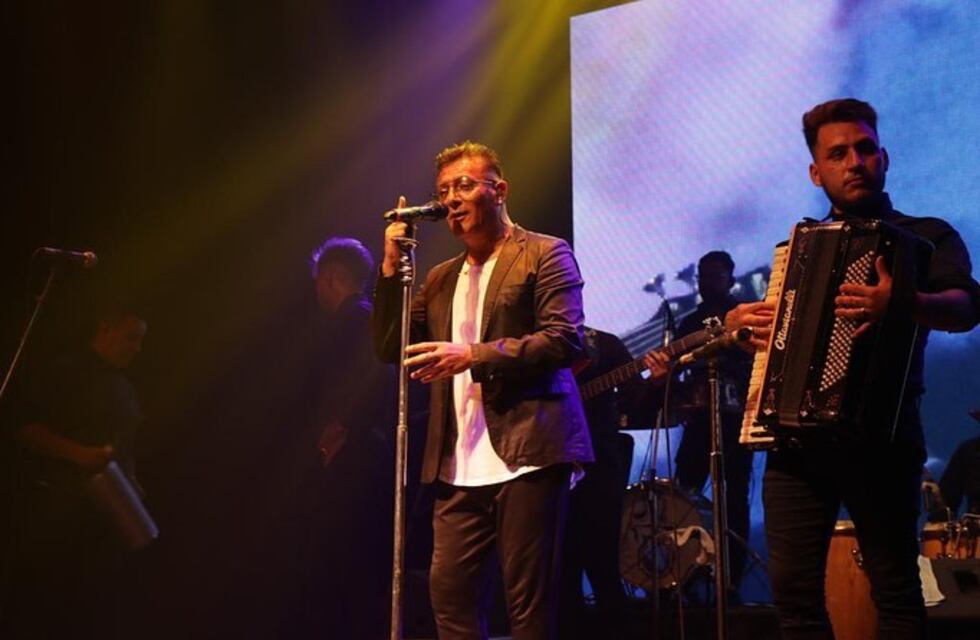 Denuncian que Sergio Torres y su banda animaron fiesta clandestina en Roldán