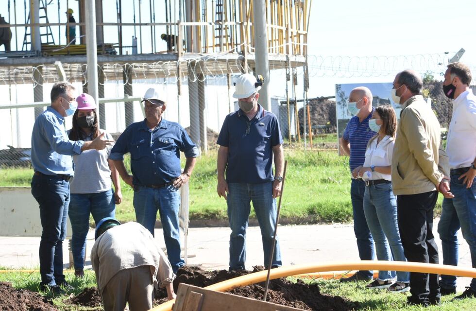 Recorrida por la obra de gas natural en el PAER