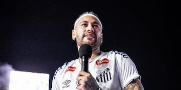 Neymar volvió al Santos de Brasil y lo recibieron con una fiesta. (Prensa Santos)