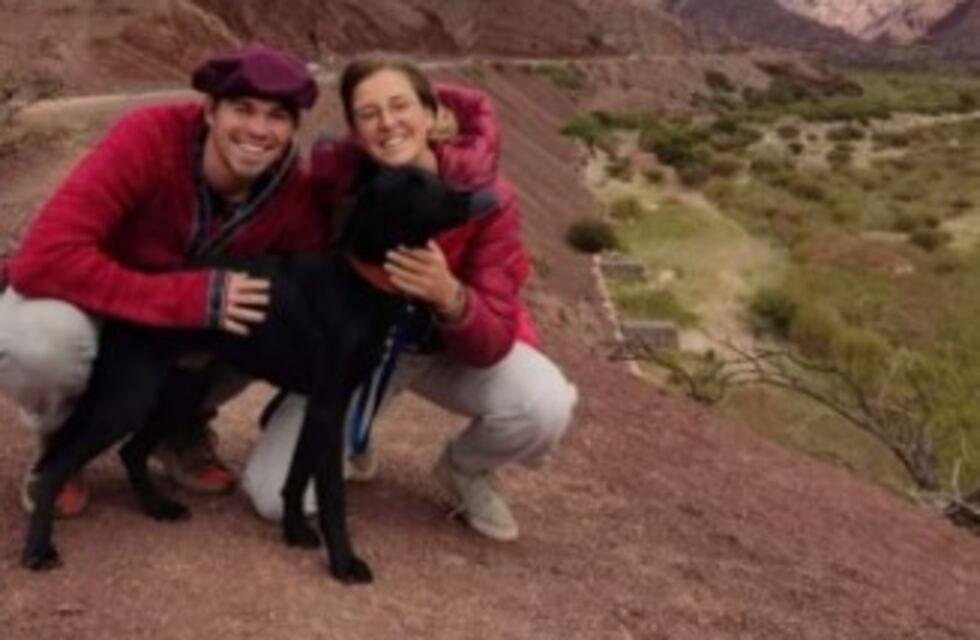 La historia del perrito Rocco: una pareja alemana lo rescató en Salta cuando estaba desnutrido y ahora se irá con ellos a Frankfurt