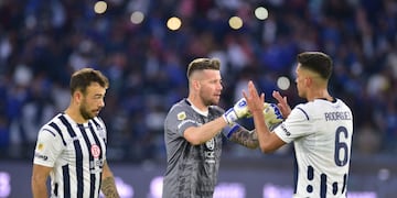 Guido Herrera y sus atajadas, claves para el triunfo de Talleres sobre Argentinos, en el Kempes. (Ramiro Pereyra / La Voz)