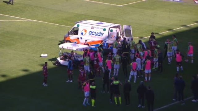 Todos los protagonistas pendiente del golpe que sufrió Ian Escobar en el partido que Aldosivi le ganó a Lanús. (Imagen de TV)