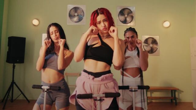 Rosalía en “Chicken Teriyaki”