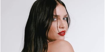 Zaira Nara se subió a una moto y regaló sus mejores poses trikini