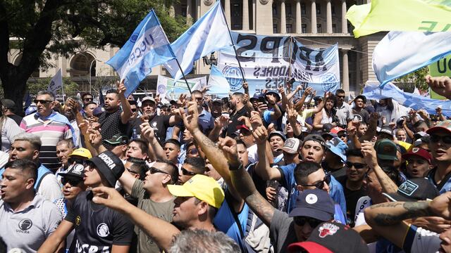 Tras la marcha de este miércoles, la CGT llamó a un paro para el 24 de enero. Foto: GUILLERMO RODRIGUEZ ADAMI