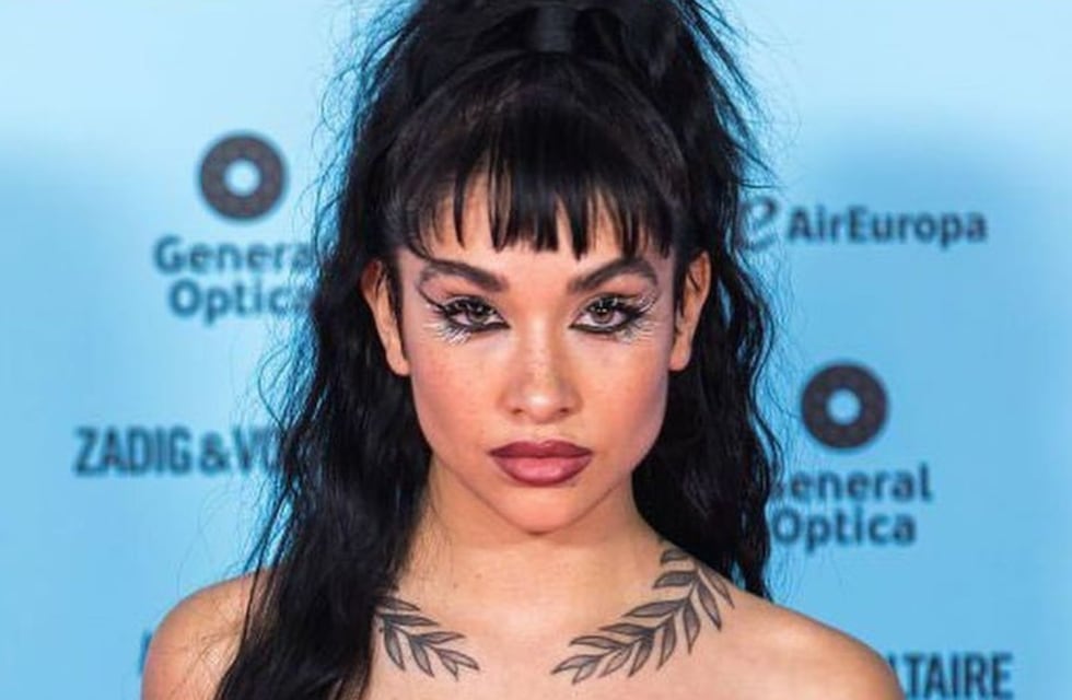 María Becerra se mostró en top y los haters la criticaron por sus axilas sin depilar