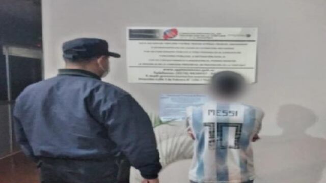 Un joven terminó detenido tras agredir a unos adolescentes en Santo Pipó.