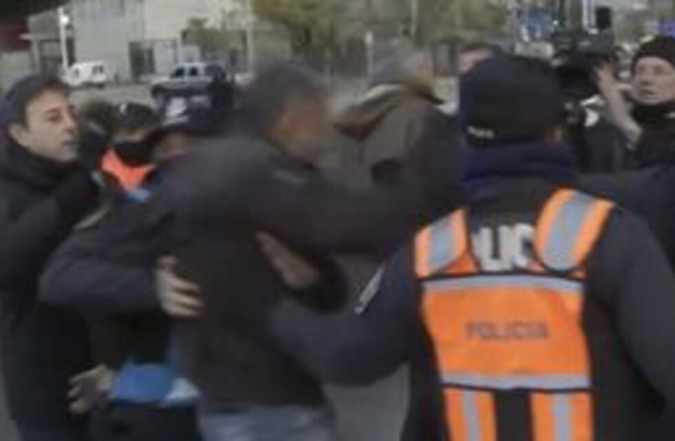 Tensión en Puente La Noria: docentes que reclamaban por seguridad, fueron reprimidos por la policía