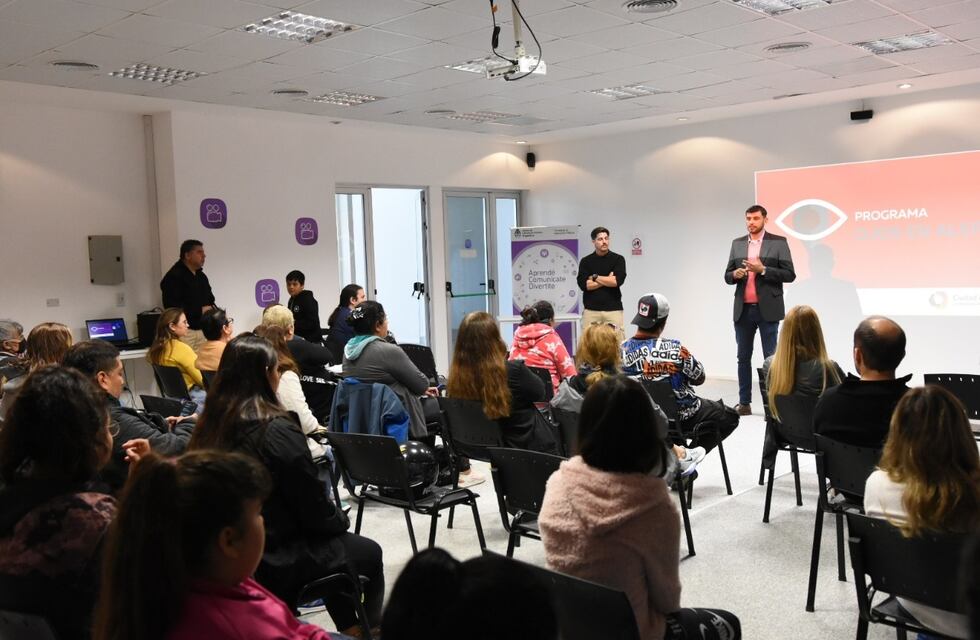 El equipo de Ojos en Alerta sigue capacitando