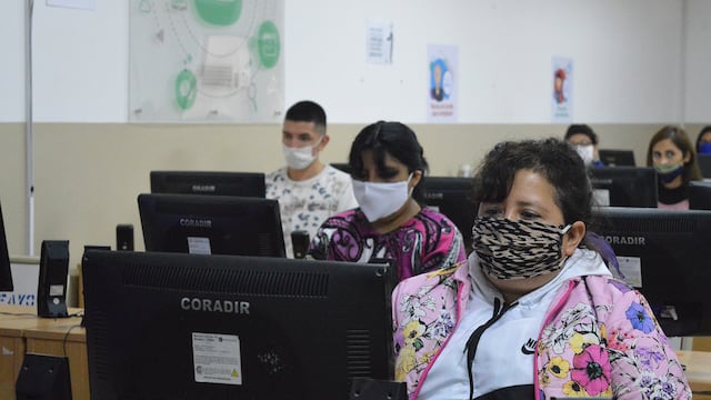 Se suman tres talleres informáticos virtuales, y un perfeccionamiento de peluquería sempiresencial.