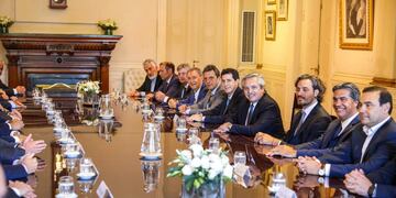 Pacto. El 17 de diciembre, Fernández y los gobernadores dieron de baja el acuerdo fiscal del macrismo. (Presidencia)