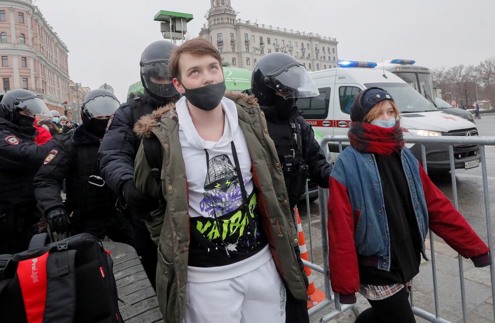 Masiva marcha contra Putin en Rusia deja cientos de detenidos
