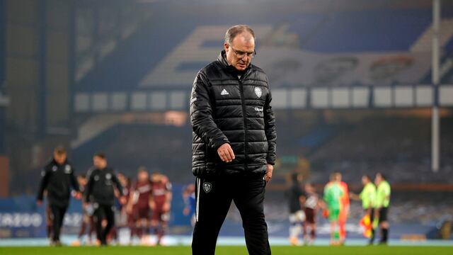 El entrenador sumó una nueva victoria de Leeds United este domingo ante Everton. (Clive Brunskill / POOL / AFP)