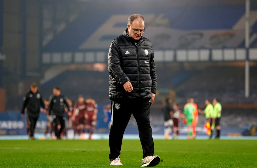 Marcelo Bielsa se rindió ante el homenaje de Lionel Messi a Diego Maradona