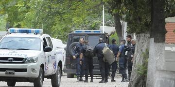 Gran persecución en Santiago del Estero: un hombre robó, se tiró al río Dulce para escapar, y quedó detenido.