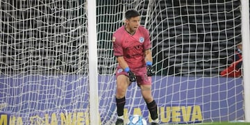 Juan Espínola decidió rechazar el llamado del “Toto” Berizzo para enfocarse en el Tomba.