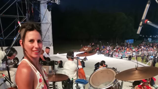 Erica desde el escenario de la Bendición de los Frutos.