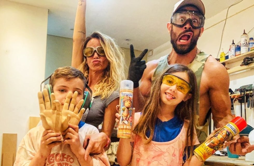 La hija de Sabrina Rojas le hizo la manicura al “Tucu” López y la actriz compartió el resultado en Instagram