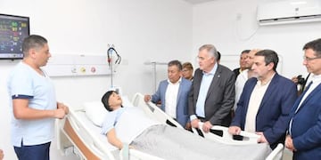 Funcionarios en la inauguración del Centro de Simulación del NOA.