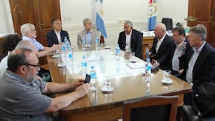 El ministro de Economía, Walter Agosto, recibió a los dirigentes en Casa de Gobierno.