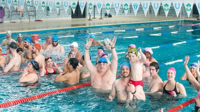 Ushuaia: realizaron prueba inclusiva de posta americana de natación